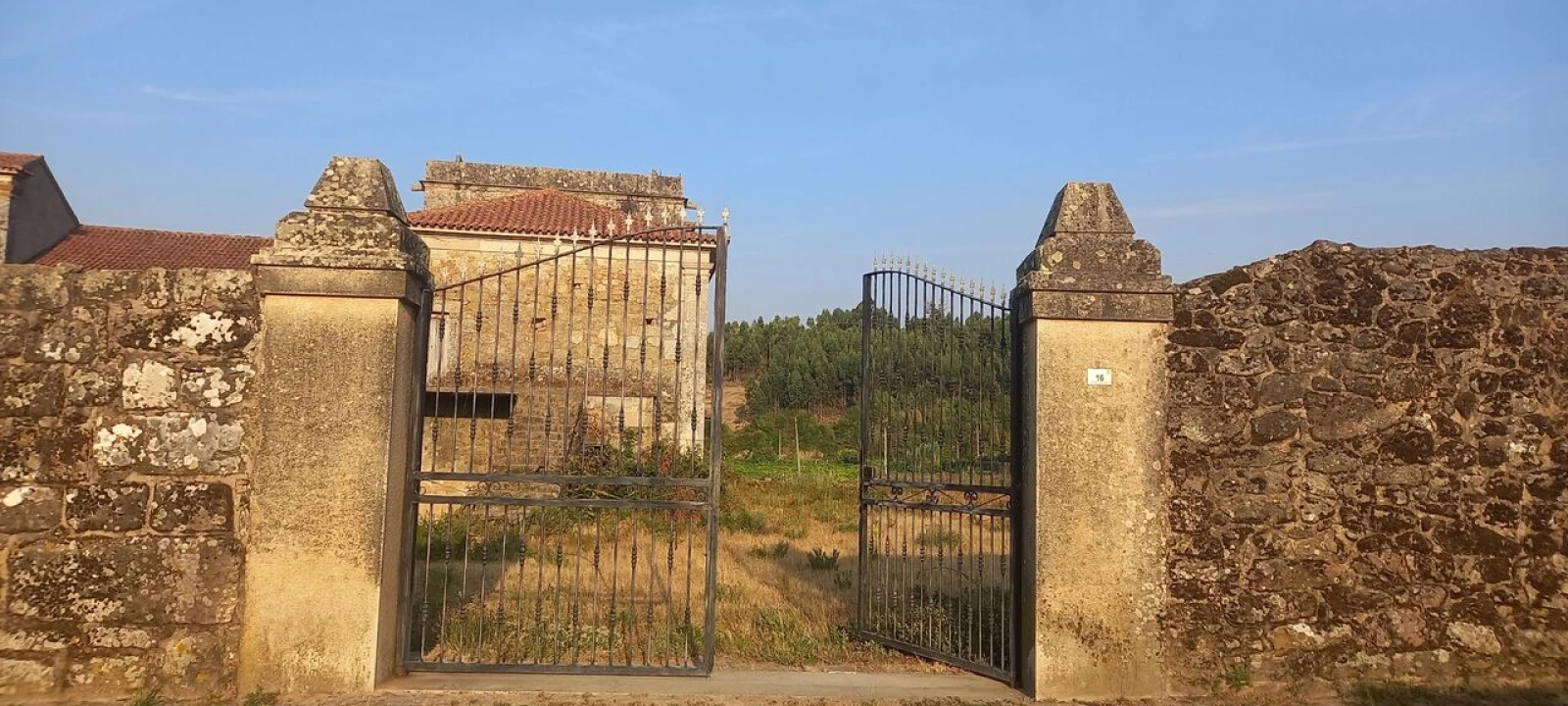 Moradia T10 para Venda em Longos Vales Foto 3