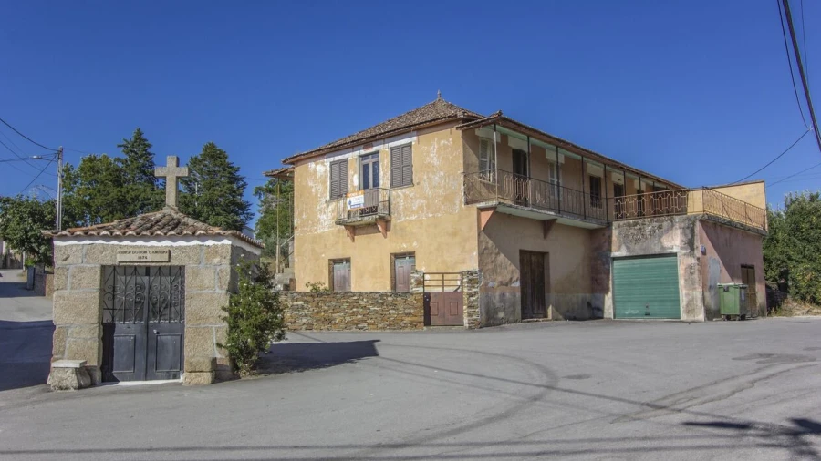 Moradia T4 para Venda em Candedo