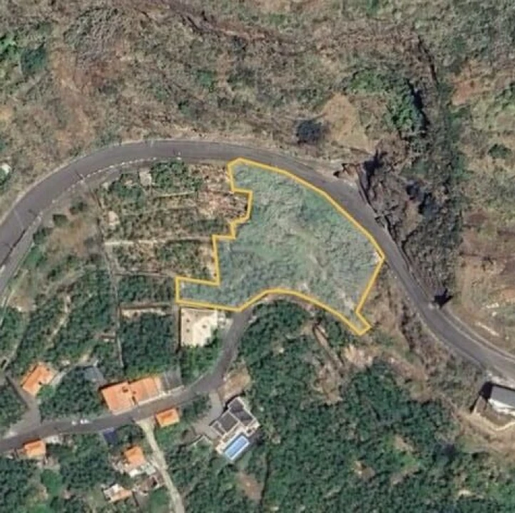 Terreno para Venda em Arco da Calheta Foto 3