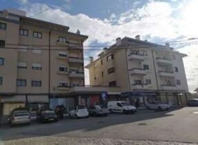 Loja para Venda em Paços de Brandão Foto 2