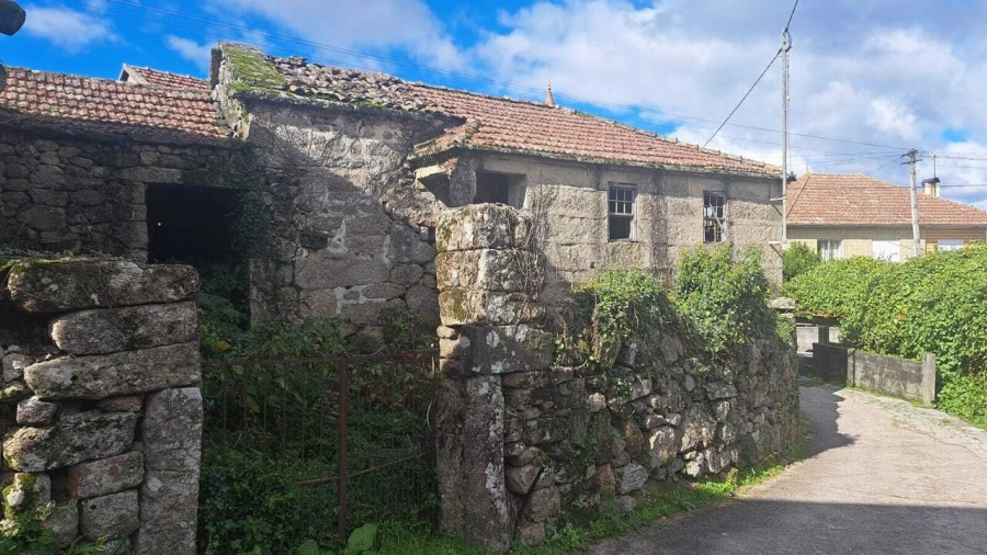 Moradia T3 para Venda em Riba de Mouro