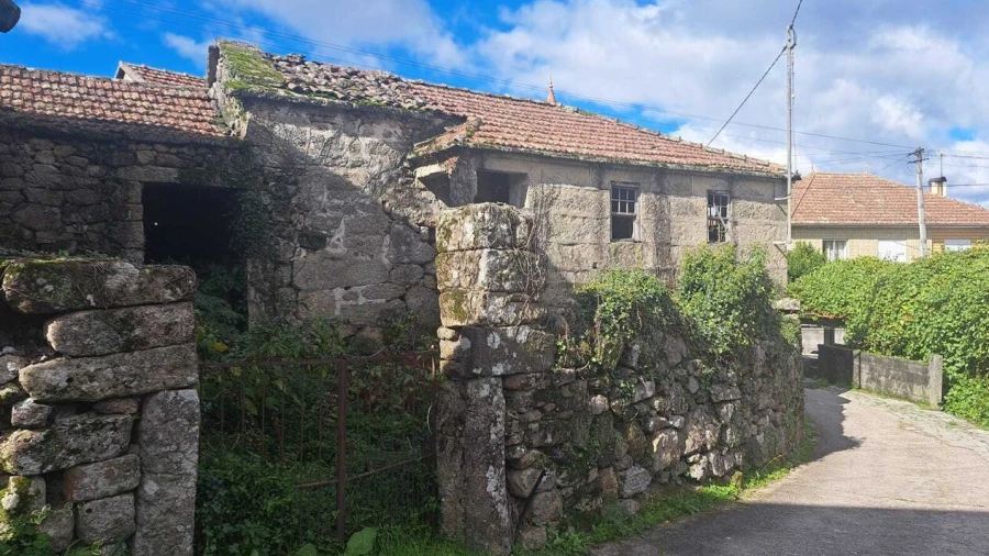 Moradia T3 para Venda em Riba de Mouro