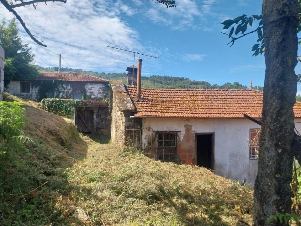 Moradia T4 para Venda em Riba de Mouro Foto 12