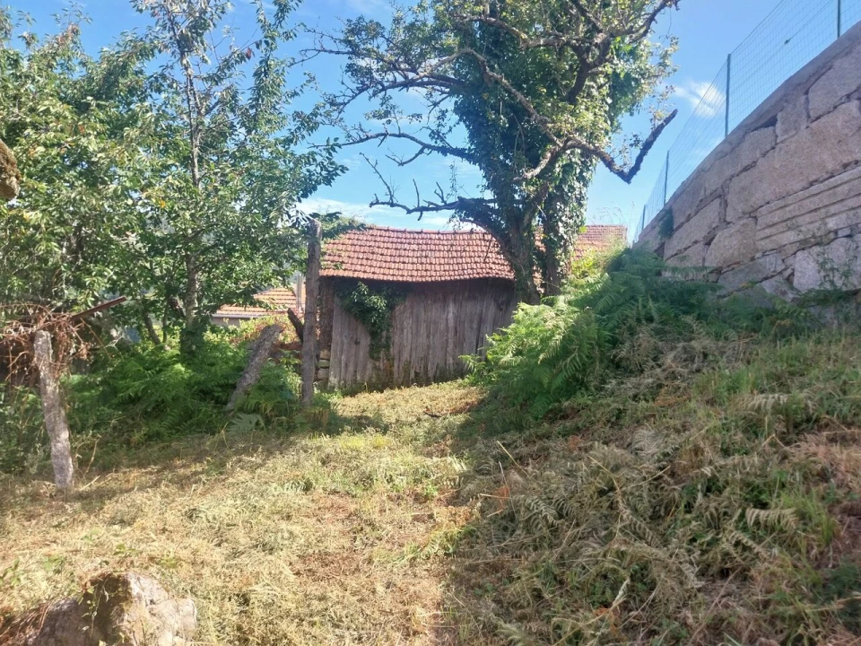 Moradia T4 para Venda em Riba de Mouro Foto 13