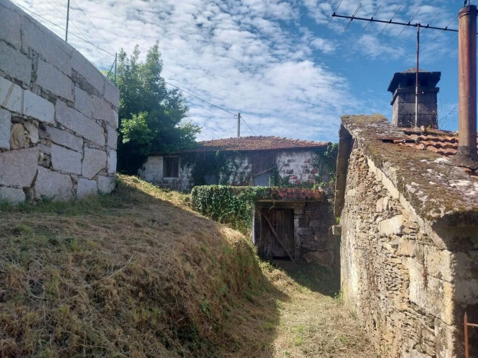 Moradia T4 para Venda em Riba de Mouro Foto 9