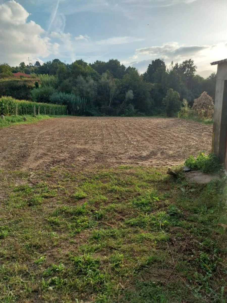 Terreno para Venda em Riba de Mouro Foto 7