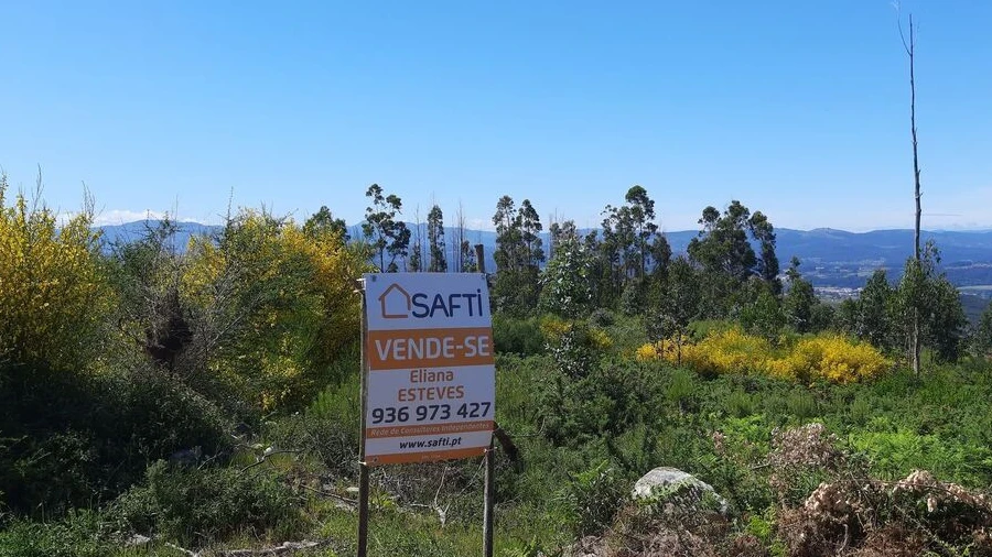 Terreno para Venda em Longos Vales