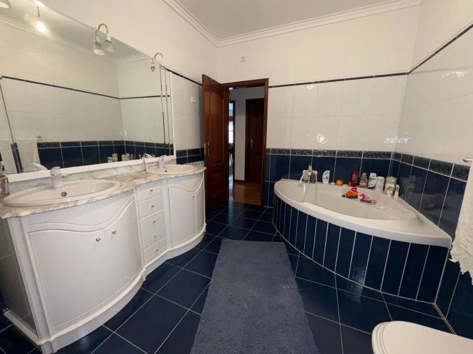 Moradia T4 para Venda em Bela Foto 11