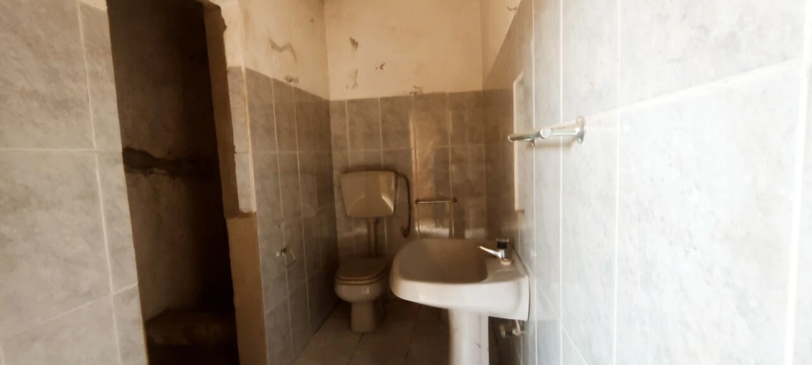 Moradia T4 para Venda em Alvorge Foto 16