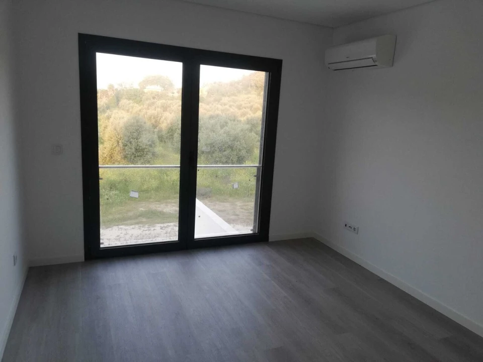 Moradia T4 para Venda em Nossa Senhora das Misericordias Foto 11