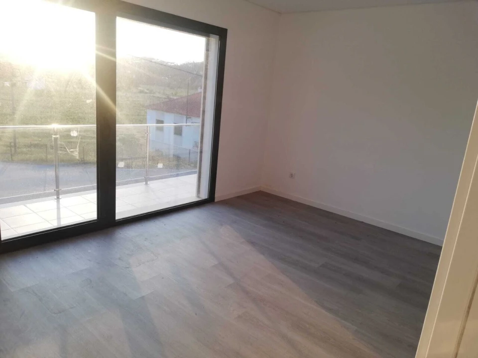 Moradia T4 para Venda em Nossa Senhora das Misericordias Foto 17