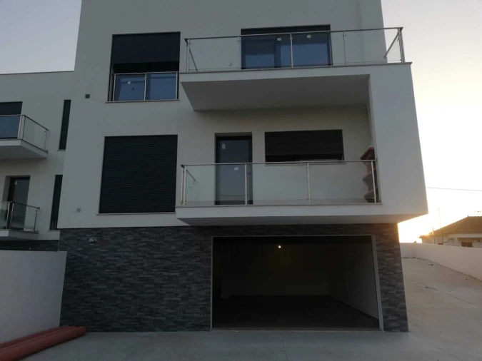 Moradia T4 para Venda em Nossa Senhora das Misericordias Foto 3