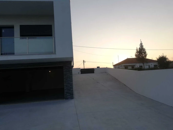 Moradia T4 para Venda em Nossa Senhora das Misericordias Foto 4