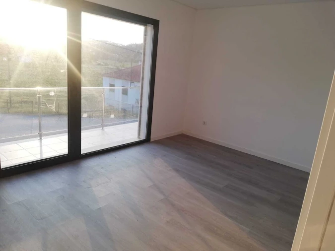 Moradia T4 para Venda em Nossa Senhora das Misericordias Foto 17