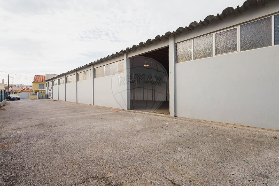 Armazém para Arrendamento em São Domingos de Rana Foto 12