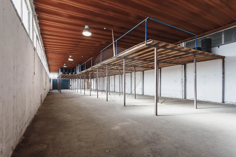 Armazém para Arrendamento em São Domingos de Rana Foto 4