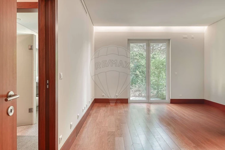 Moradia T5 para Venda em Santo Estêvão Foto 29