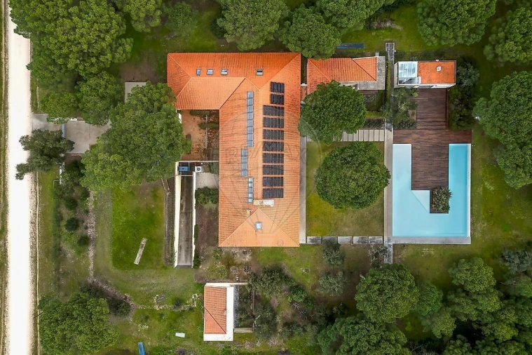 Moradia T5 para Venda em Santo Estêvão Foto 3