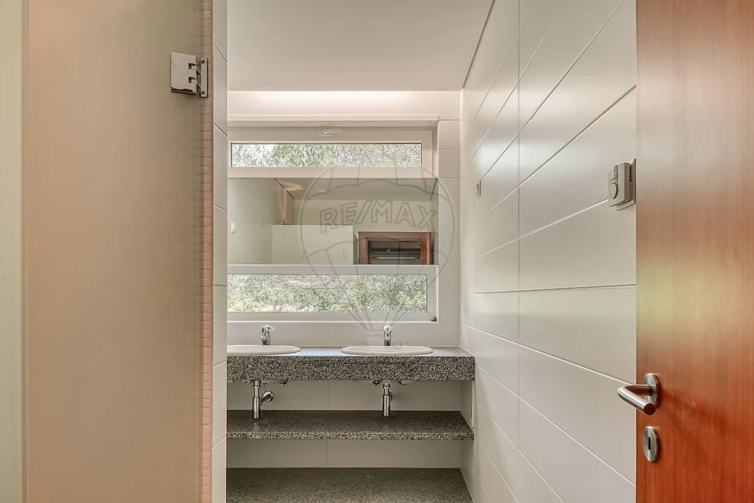 Moradia T5 para Venda em Santo Estêvão Foto 31