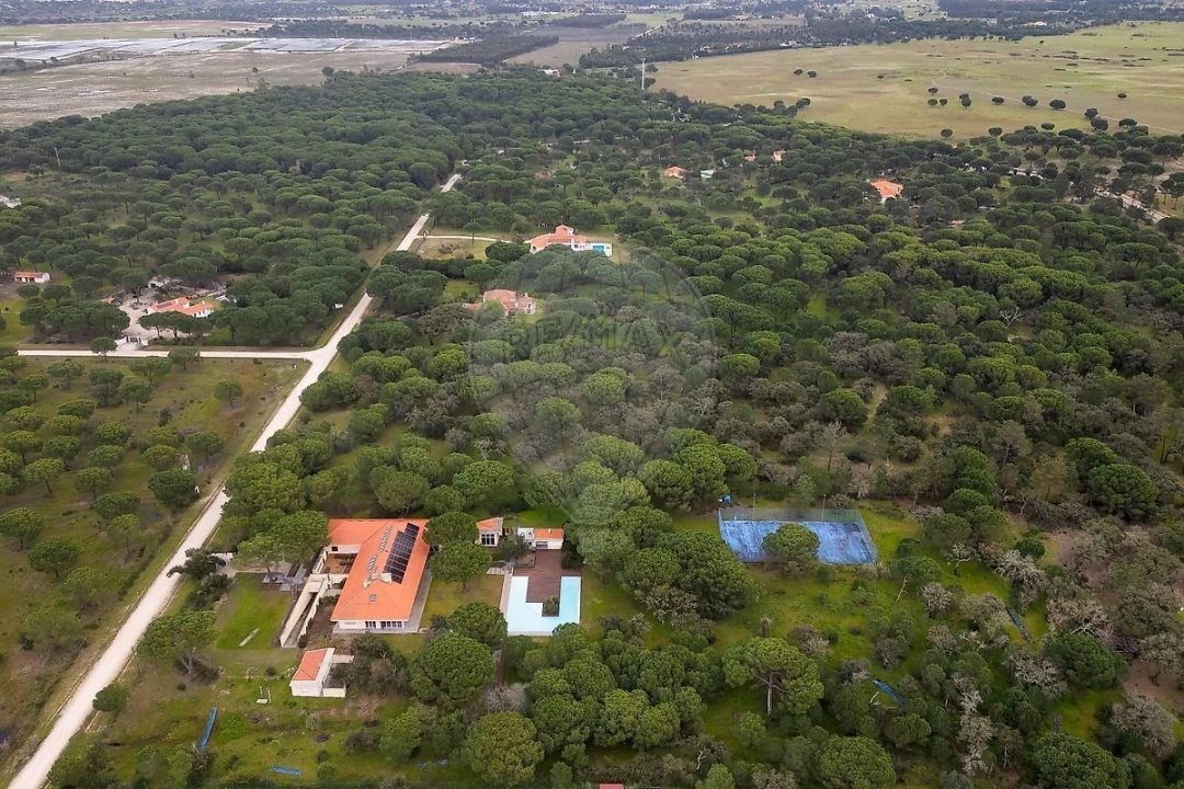 Moradia T5 para Venda em Santo Estêvão Foto 2