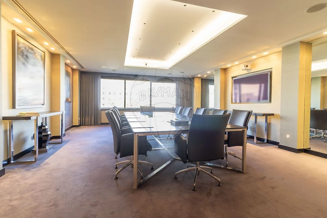 Escritório para Arrendamento em Santo António Foto 9