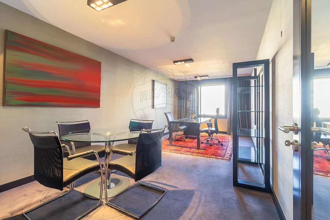 Escritório para Arrendamento em Santo António Foto 20