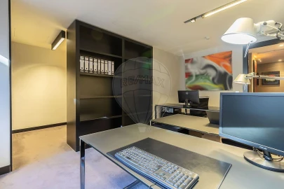 Escritório para Arrendamento em Santo António