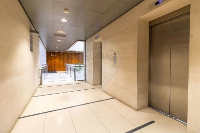 Escritório para Arrendamento em Santo António