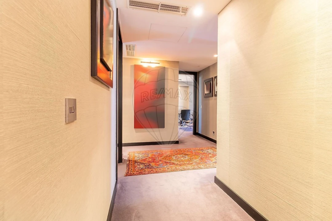 Escritório para Arrendamento em Santo António Foto 19