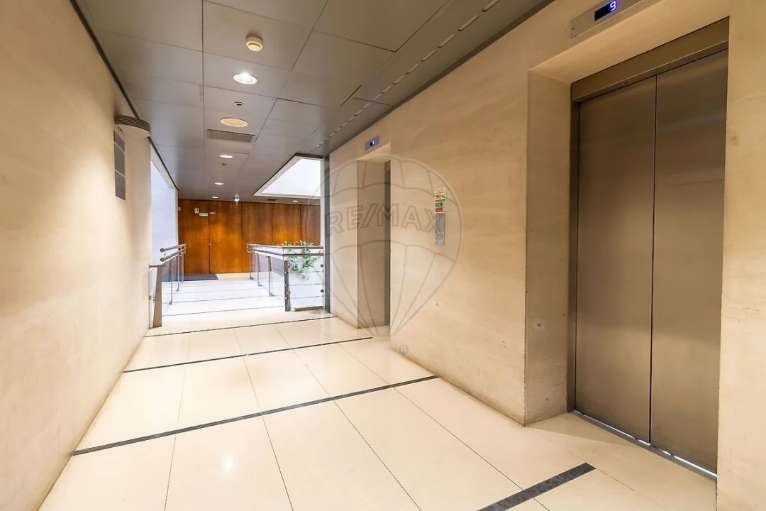 Escritório para Arrendamento em Santo António Foto 30