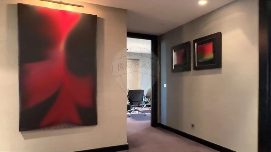 Escritório para Arrendamento em Santo António Foto 13