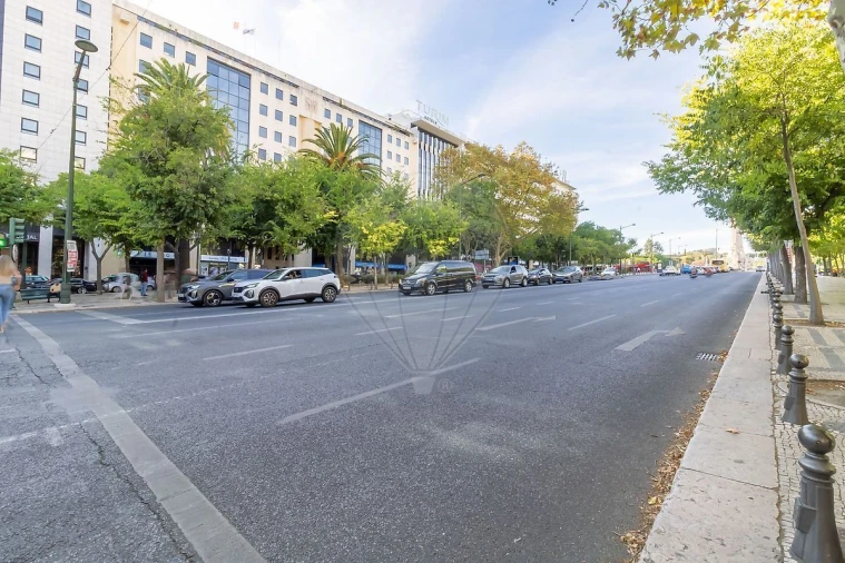Escritório para Arrendamento em Santo António Foto 38