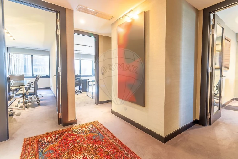 Escritório para Arrendamento em Santo António Foto 22