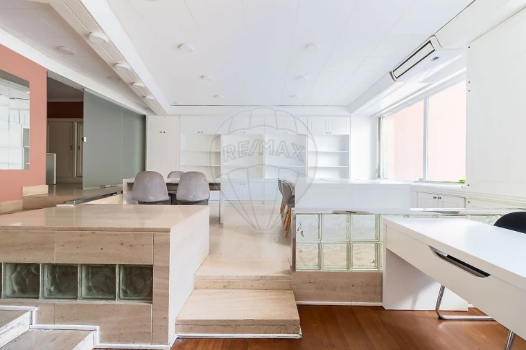 Loja para Arrendamento em Alvalade Foto 10