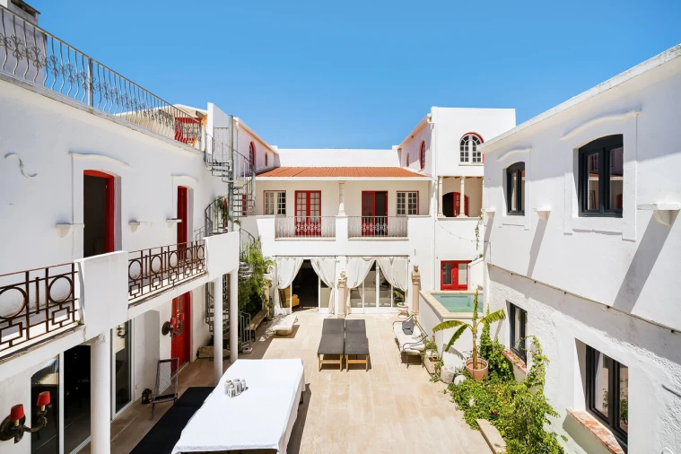 Moradia T10 para Venda em Costa da Caparica