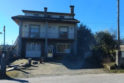 Moradia T8 para Venda em Barreiros e Cepões