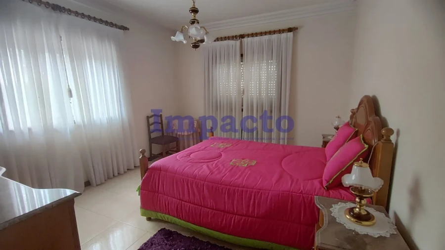 Moradia T3 para Venda em São Roque Foto 8