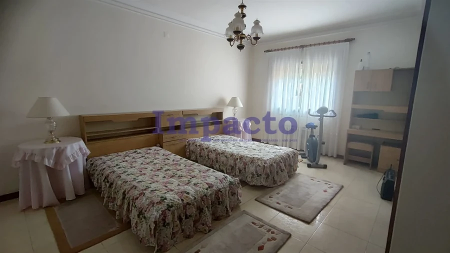 Moradia T3 para Venda em São Roque Foto 9