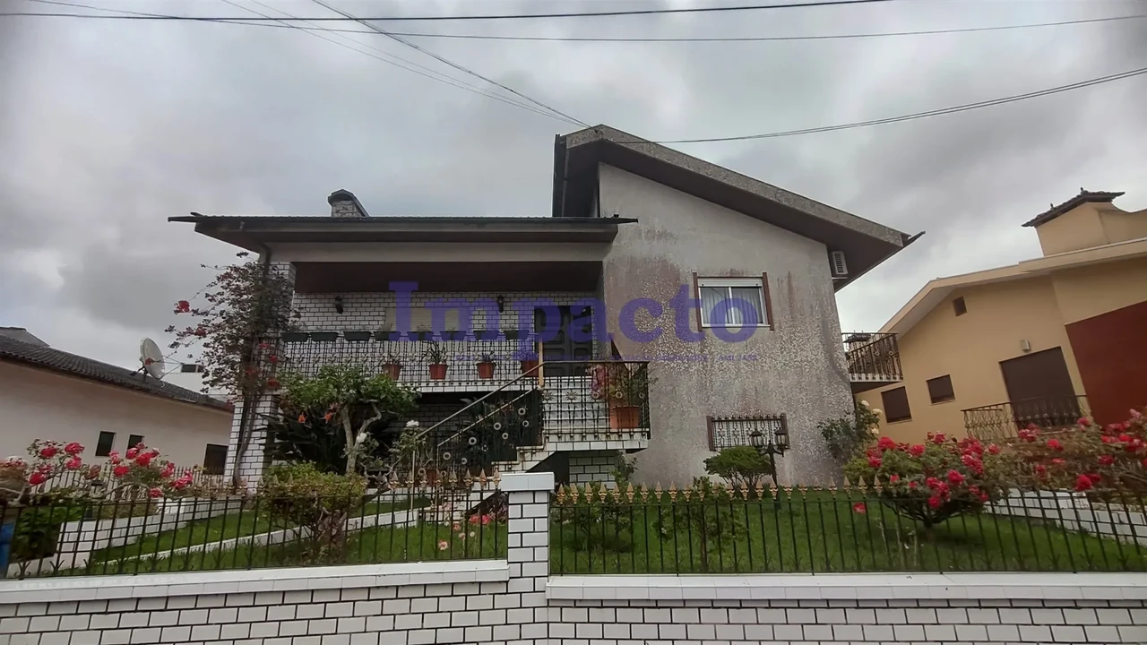 Moradia T3 para Venda em São Roque Foto 1