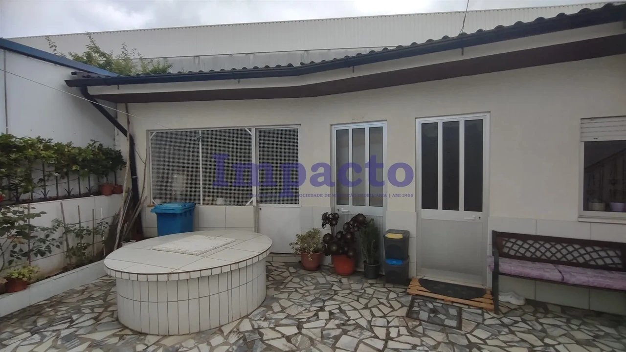 Moradia T3 para Venda em São Roque Foto 15