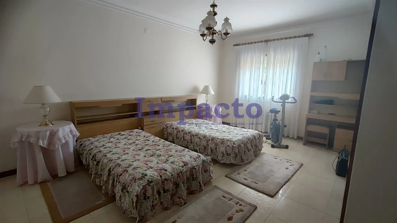 Moradia T3 para Venda em São Roque Foto 9