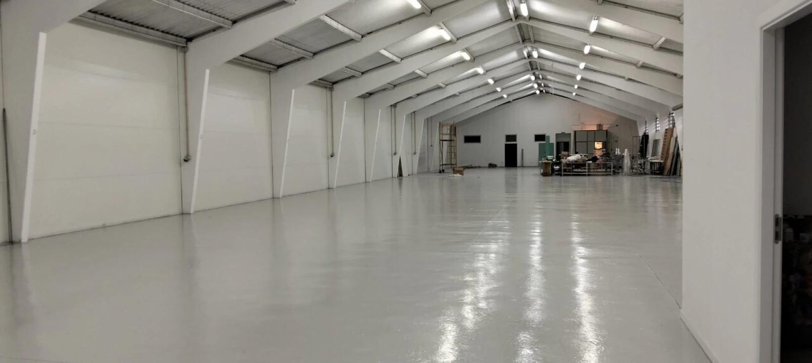 Armazém para Arrendamento em Escapães Foto 1