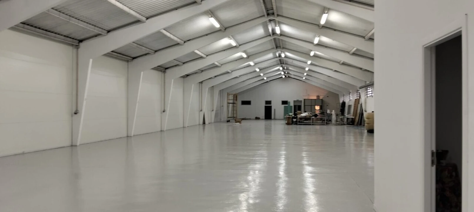 Armazém para Arrendamento em Escapães Foto 4