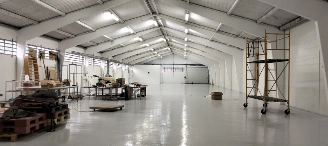 Armazém para Arrendamento em Escapães Foto 2