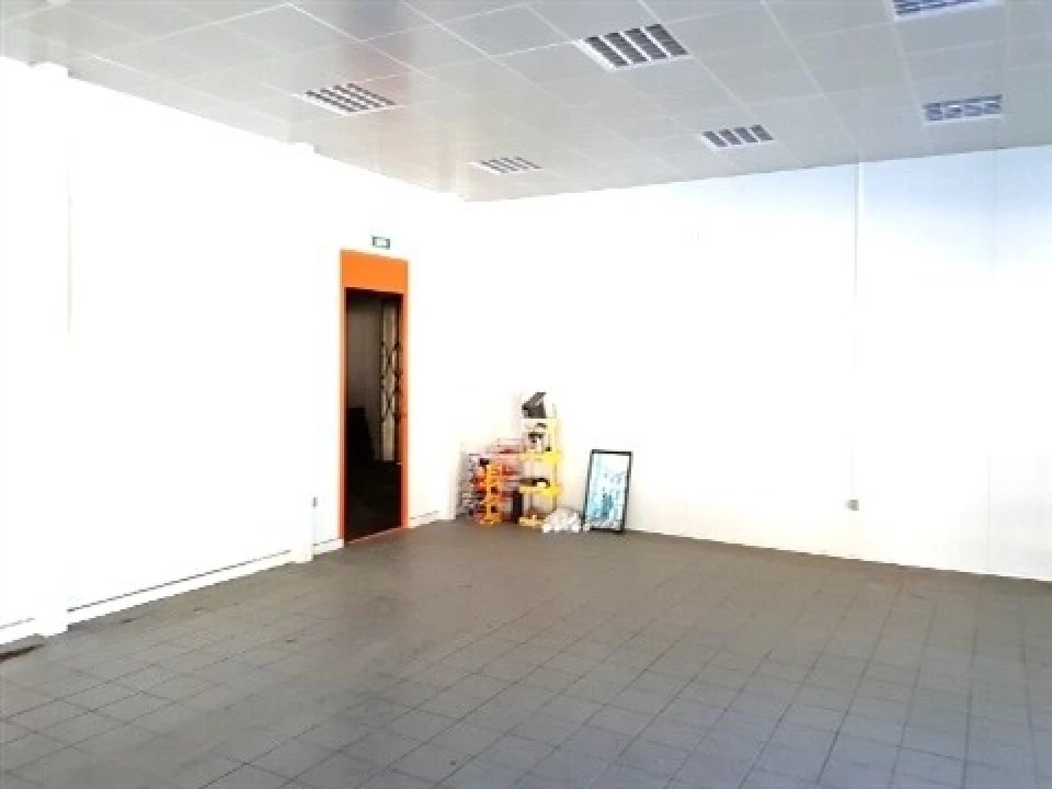 Armazém para Venda em Ratoeira Foto 12