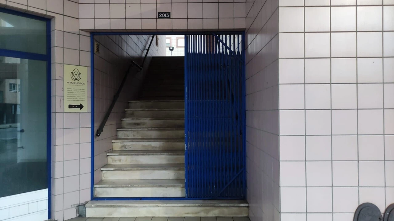 Loja para Arrendamento em São João da Madeira Foto 12