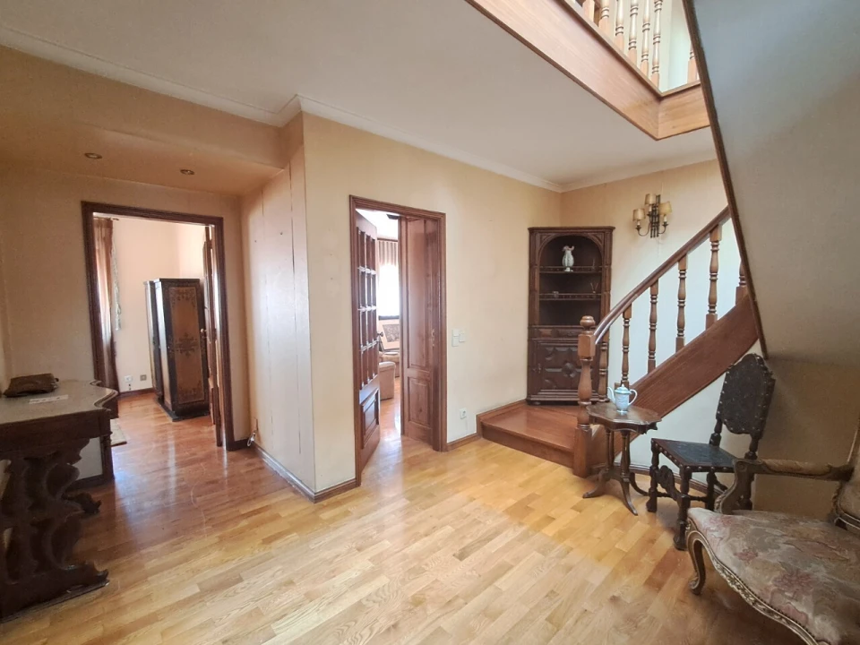 Apartamento T6 para Venda em São João da Madeira Foto 3