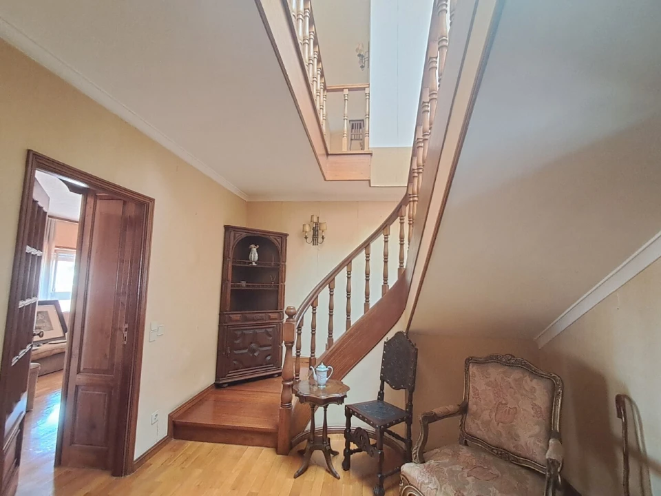 Apartamento T6 para Venda em São João da Madeira Foto 5