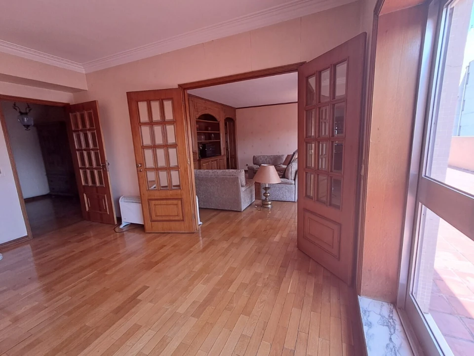 Apartamento T6 para Venda em São João da Madeira Foto 10