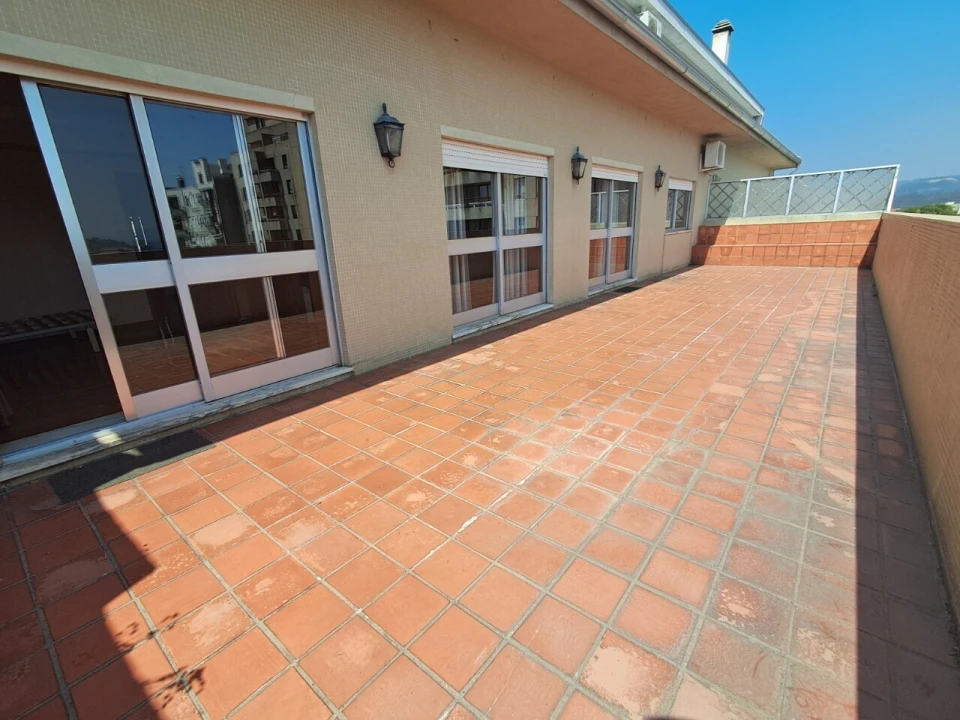 Apartamento T6 para Venda em São João da Madeira Foto 11